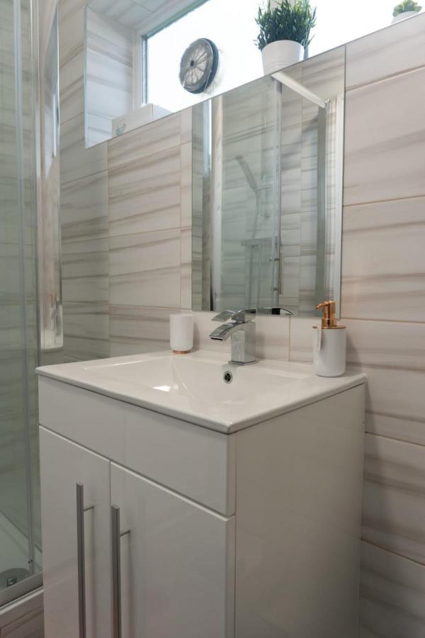 Gorgeous Ground Floor Apartment + Free Parking Manchester Eksteriør bilde
